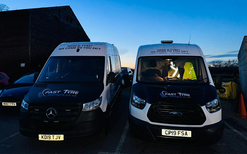 Roadside puncture repair by Fast Tyre in London